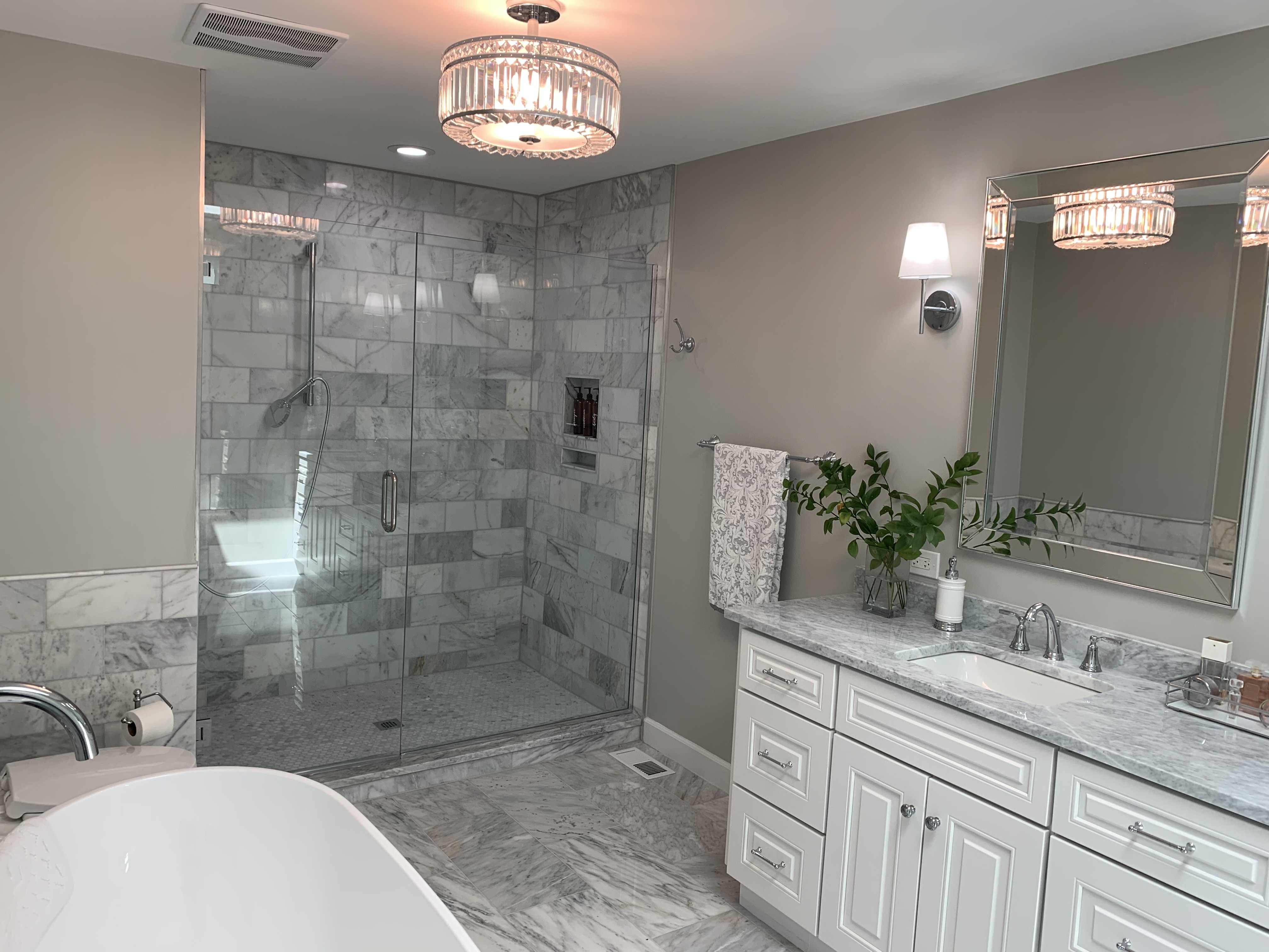 Modern Glass Shower Door Solutions in Gold Coast, IL by AMG Proline